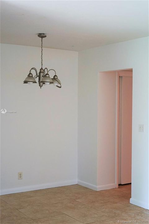 Recientemente alquilado: $1,200 (1 camas, 1 baños, 3144 Pies cuadrados)