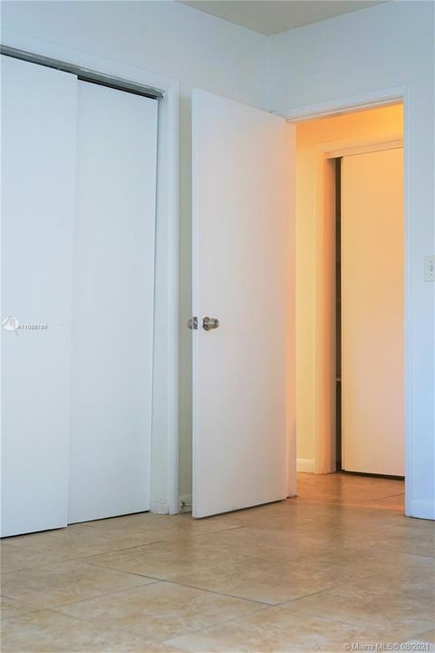 Recientemente alquilado: $1,200 (1 camas, 1 baños, 3144 Pies cuadrados)