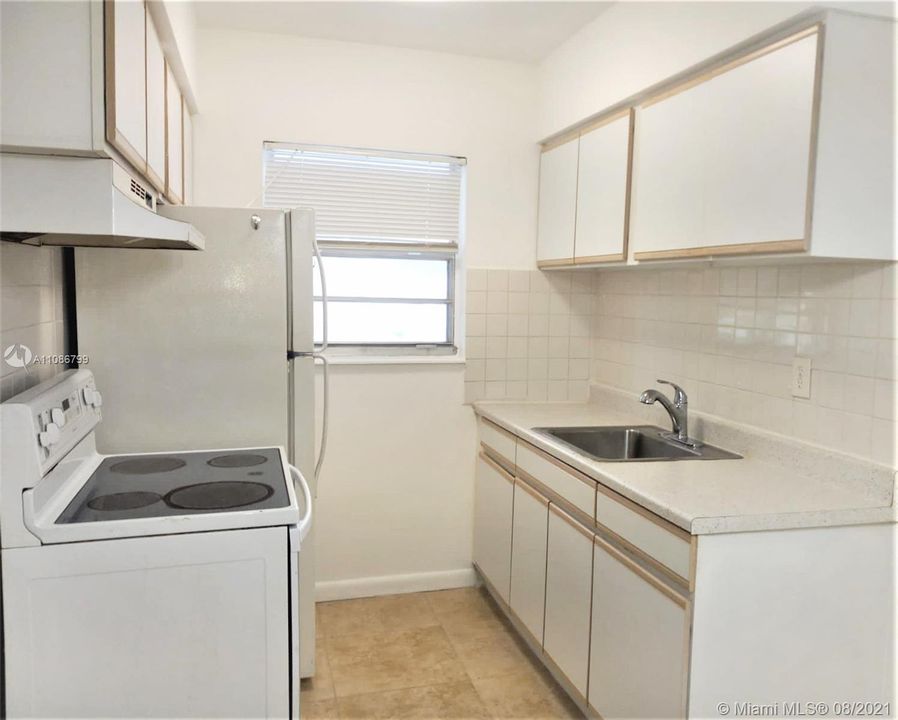 Recientemente alquilado: $1,200 (1 camas, 1 baños, 3144 Pies cuadrados)