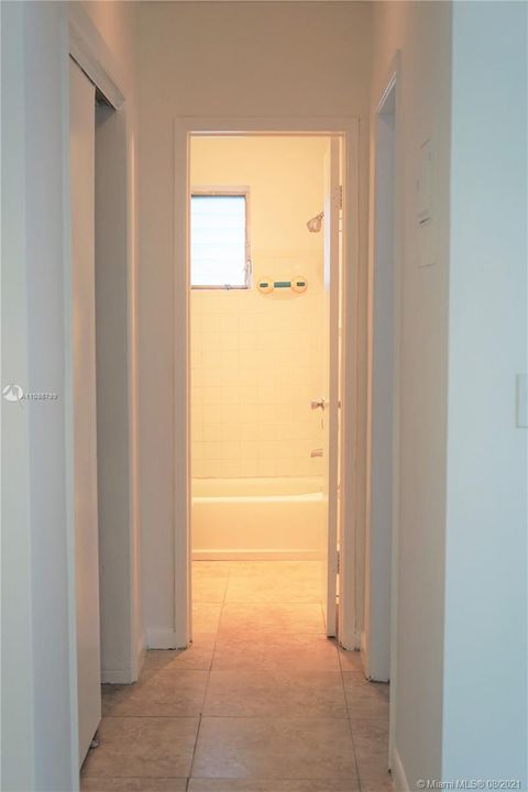 Recientemente alquilado: $1,200 (1 camas, 1 baños, 3144 Pies cuadrados)