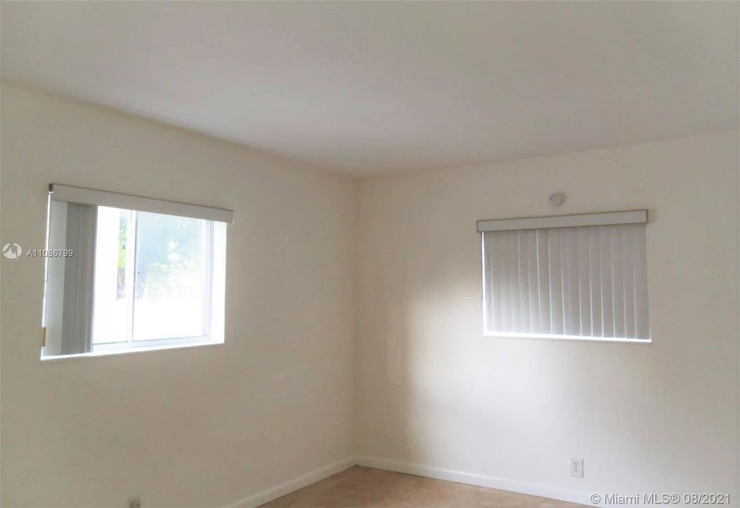 Recientemente alquilado: $1,200 (1 camas, 1 baños, 3144 Pies cuadrados)