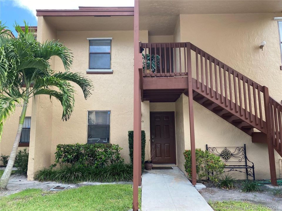 Recently Sold: $150,000 (2 beds, 2 baths, 1165 Square Feet)