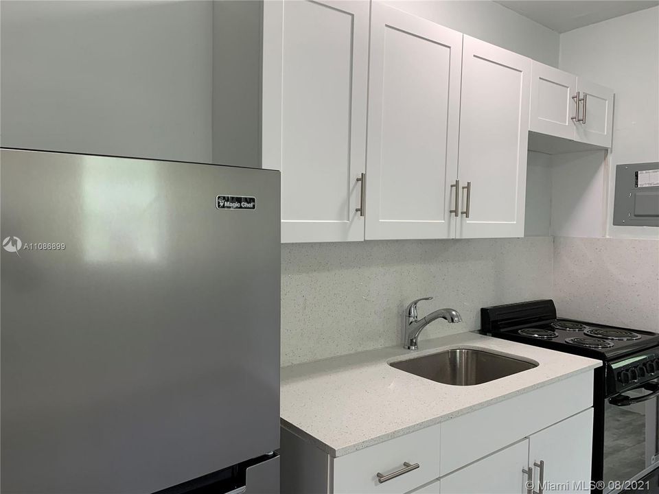 Recently Rented: $1,150 (1 beds, 1 baths, 700 Square Feet)