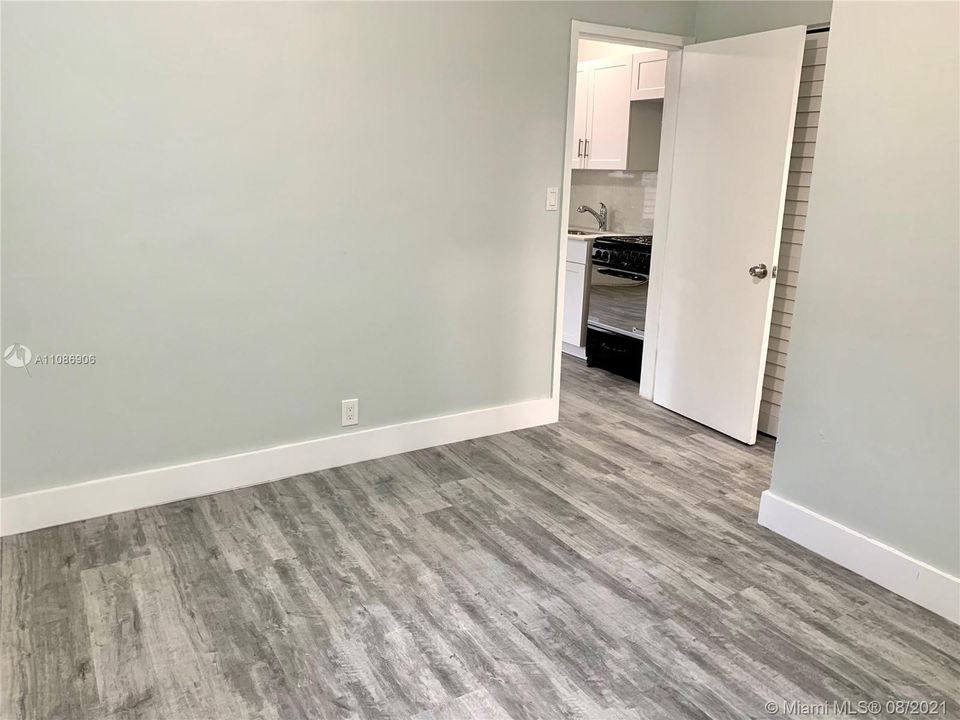 Recently Rented: $1,150 (1 beds, 1 baths, 700 Square Feet)