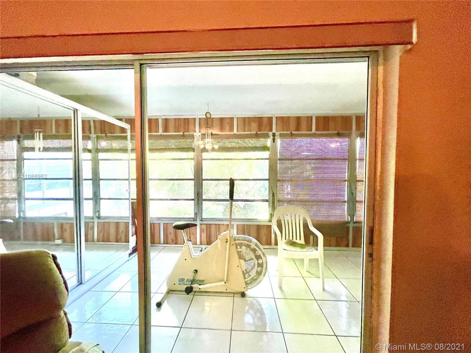 Vendido Recientemente: $73,000 (1 camas, 1 baños, 672 Pies cuadrados)