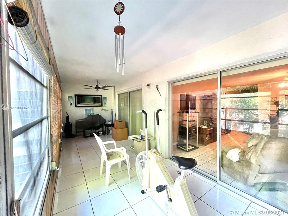 Vendido Recientemente: $73,000 (1 camas, 1 baños, 672 Pies cuadrados)