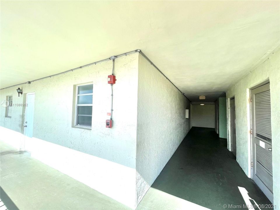 Recently Sold: $73,000 (1 beds, 1 baths, 672 Square Feet)