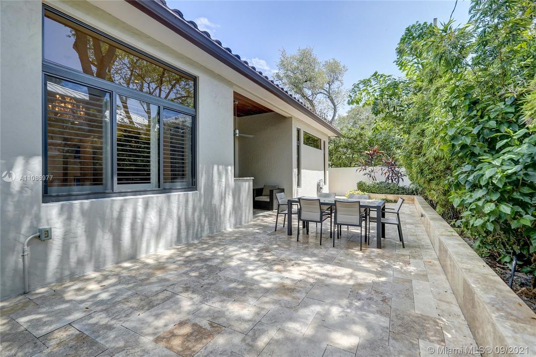 Recently Sold: $1,750,000 (4 beds, 3 baths, 2845 Square Feet)