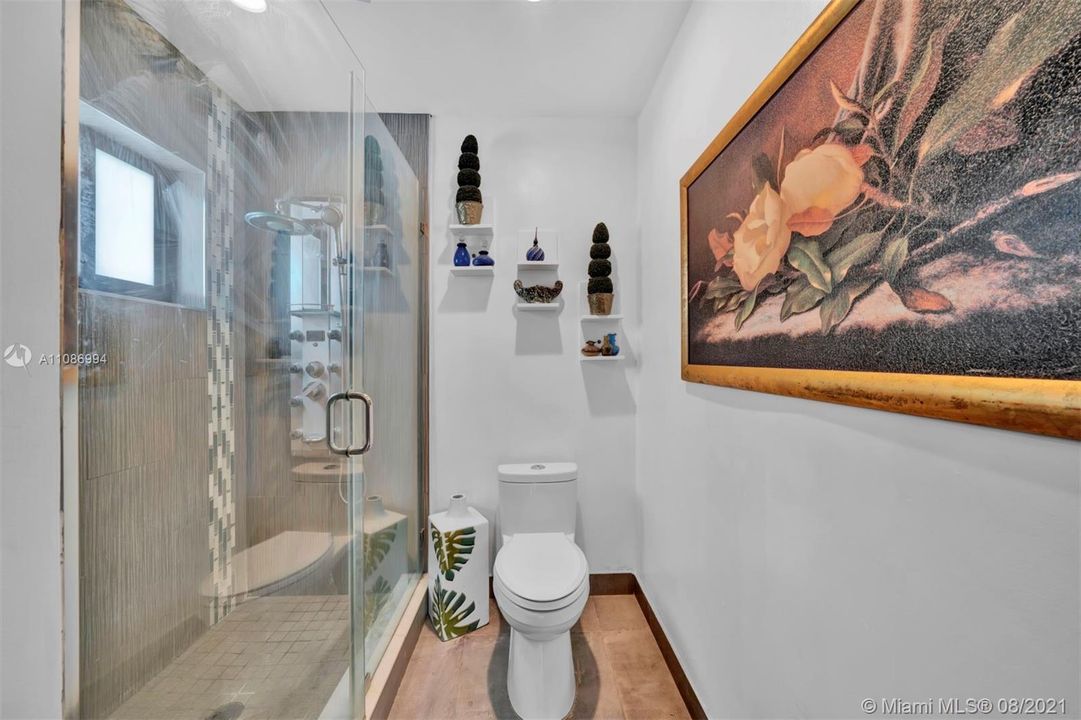 最近售出: $659,900 (3 贝兹, 2 浴室, 2274 平方英尺)