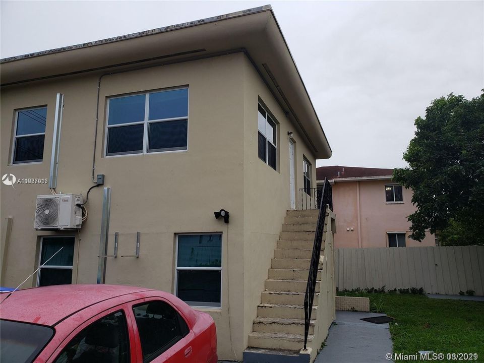 最近租的: $1,299 (1 贝兹, 1 浴室, 2324 平方英尺)