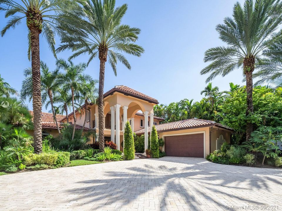Recently Sold: $50,000,000 (9 beds, 10 baths, 9104 Square Feet)
