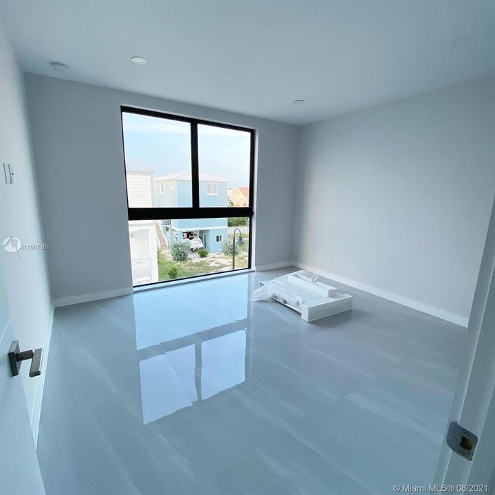 Recently Sold: $869,000 (3 beds, 3 baths, 0 Square Feet)