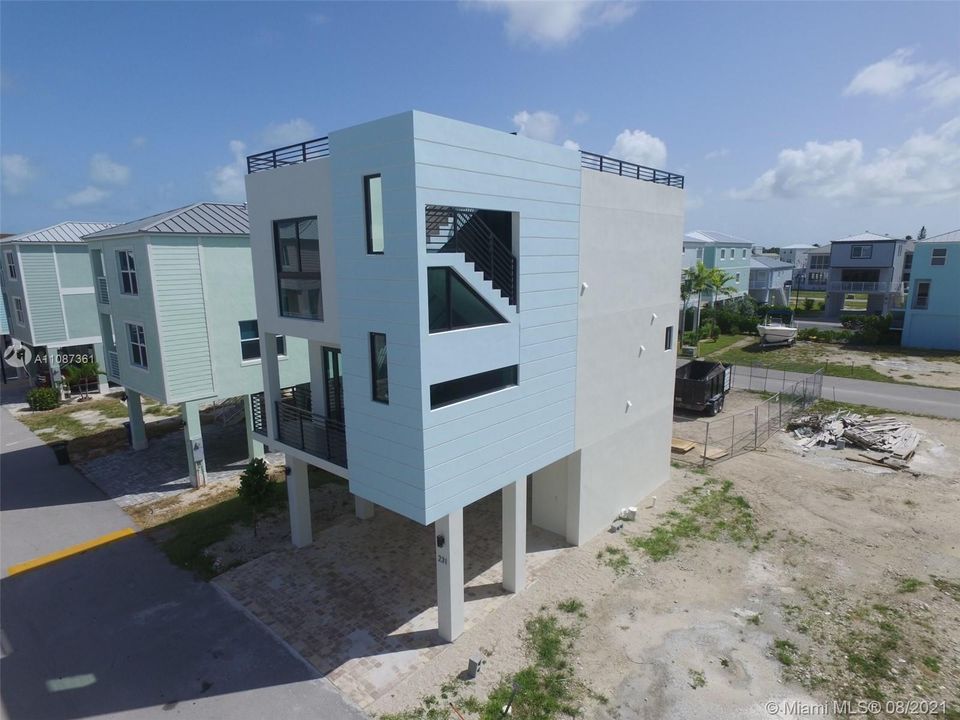 Recently Sold: $869,000 (3 beds, 3 baths, 0 Square Feet)