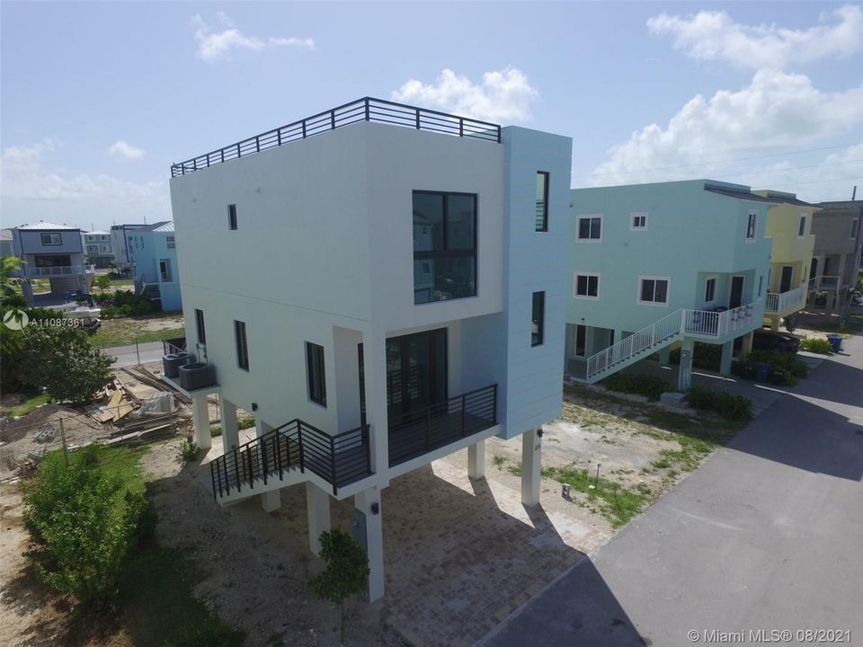 Recently Sold: $869,000 (3 beds, 3 baths, 0 Square Feet)