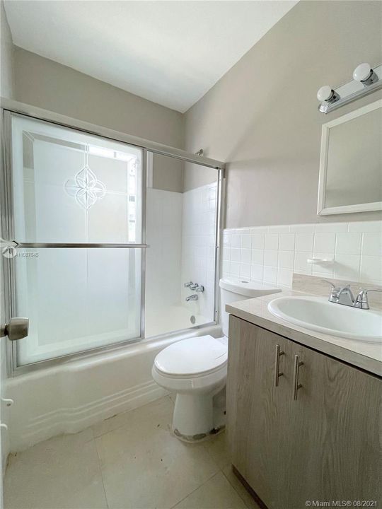 Недавно арендовано: $1,700 (2 спален, 1 ванн, 750 Квадратных фут)