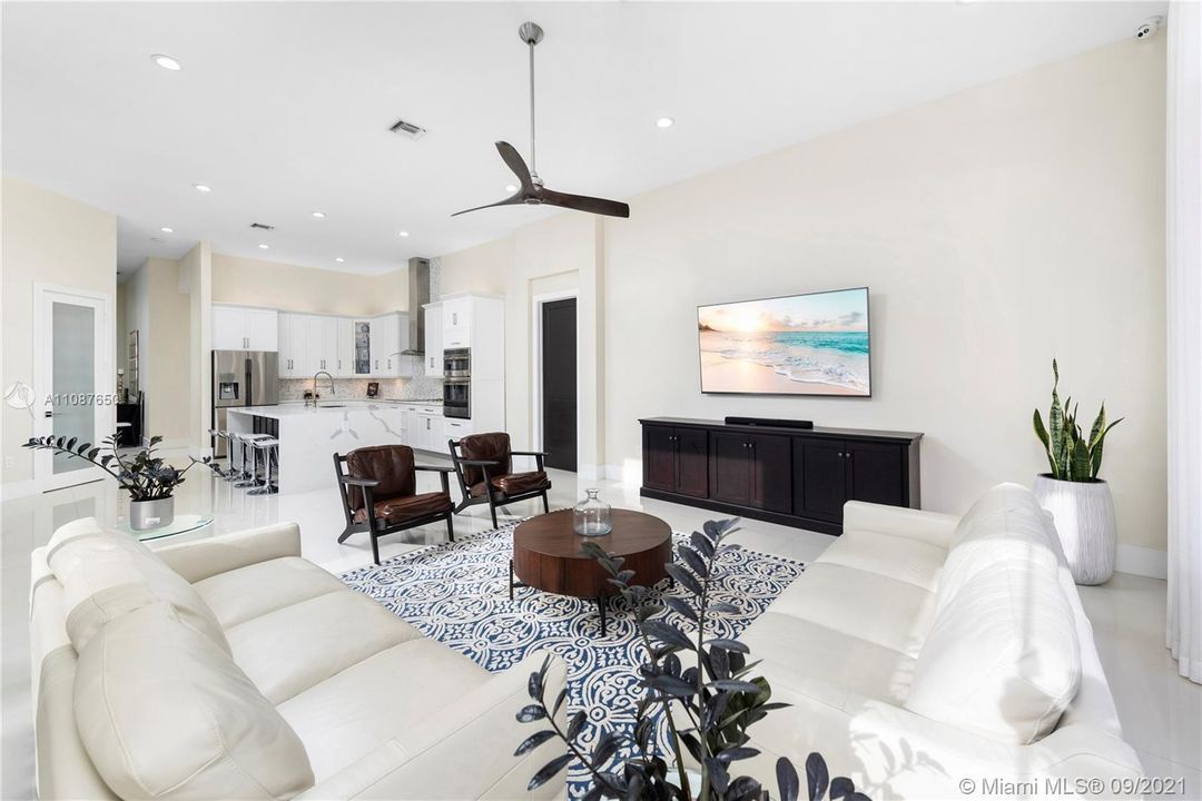 Recently Sold: $1,450,000 (5 beds, 4 baths, 3766 Square Feet)