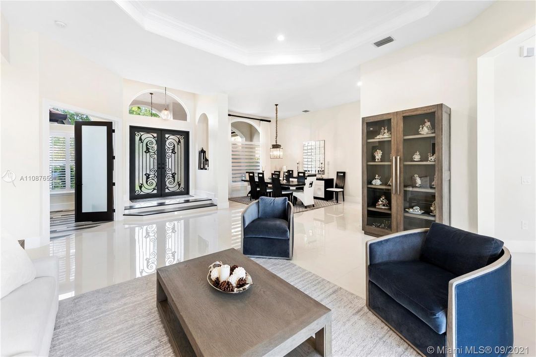 Recently Sold: $1,450,000 (5 beds, 4 baths, 3766 Square Feet)