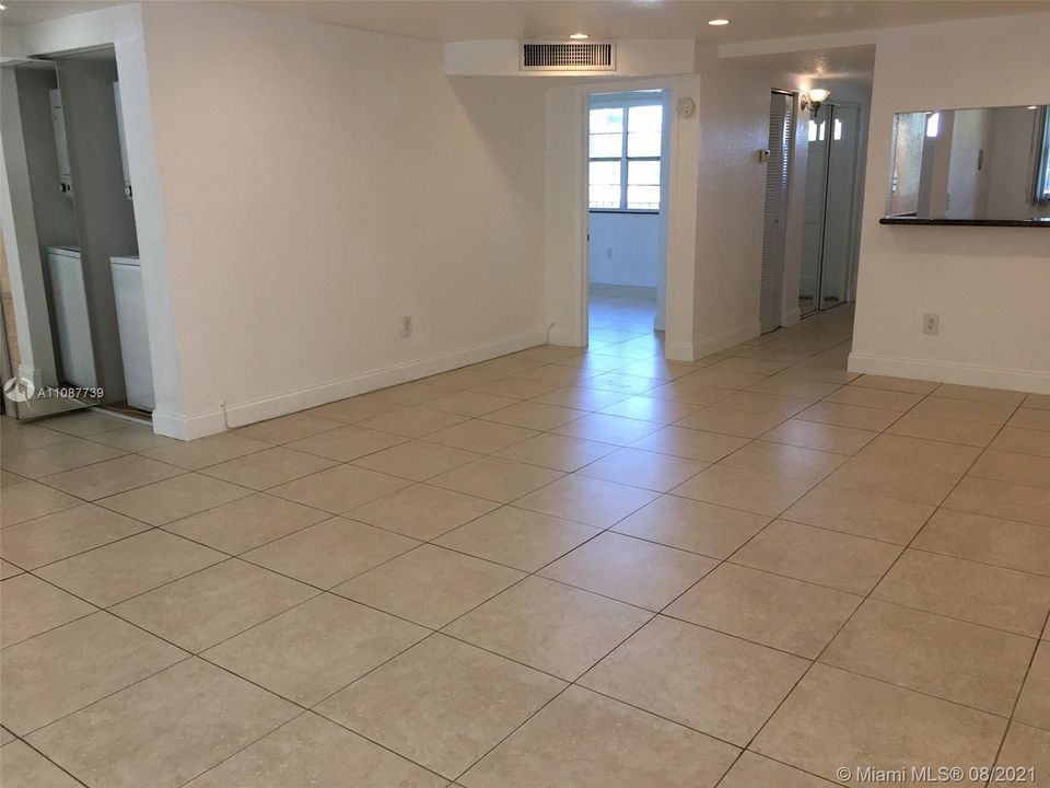 Recently Rented: $1,700 (2 beds, 2 baths, 1155 Square Feet)