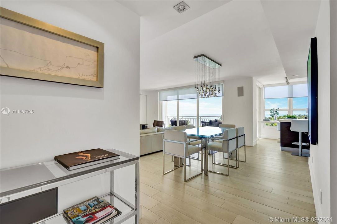 Recently Sold: $1,299,000 (2 beds, 2 baths, 1496 Square Feet)