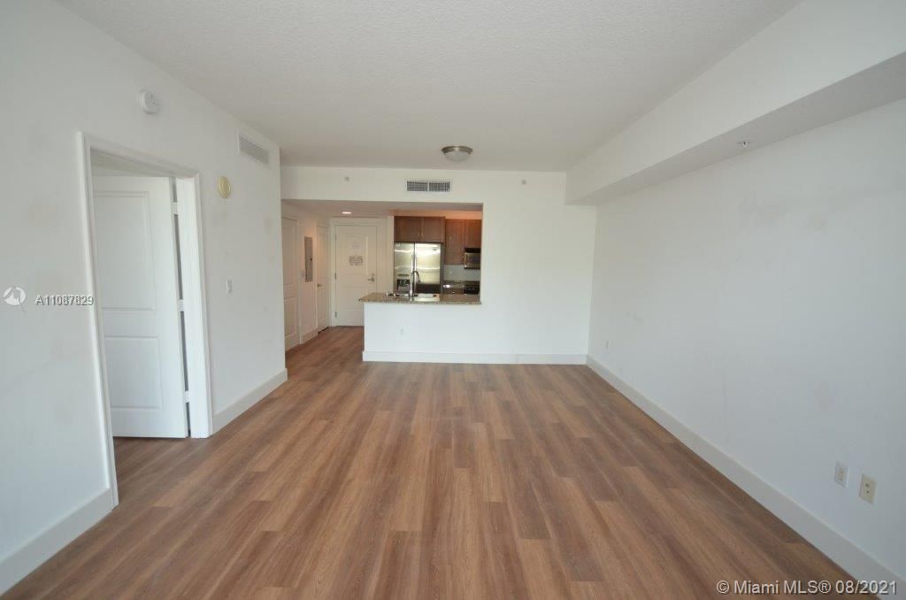 Recently Rented: $1,600 (1 beds, 1 baths, 835 Square Feet)