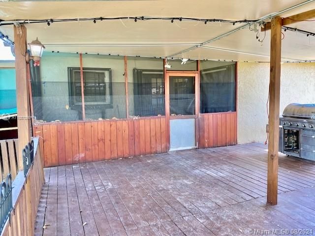 Recently Sold: $310,000 (3 beds, 2 baths, 1713 Square Feet)