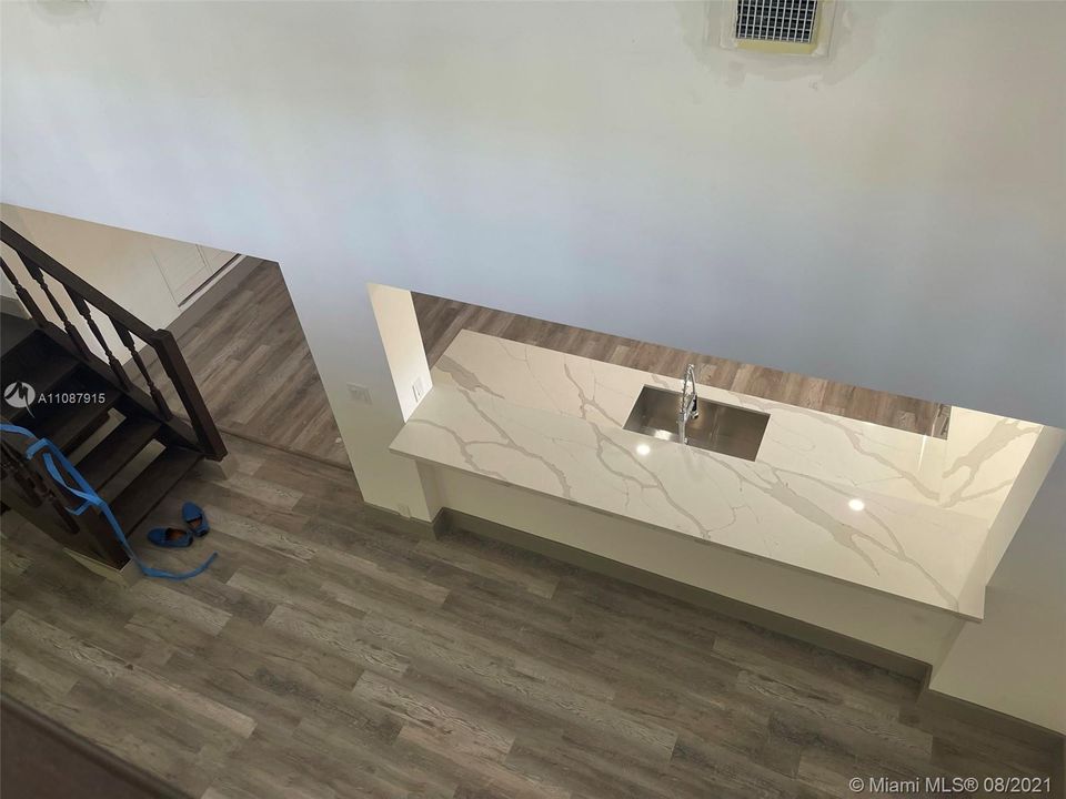 Recently Sold: $550,000 (4 beds, 2 baths, 2352 Square Feet)