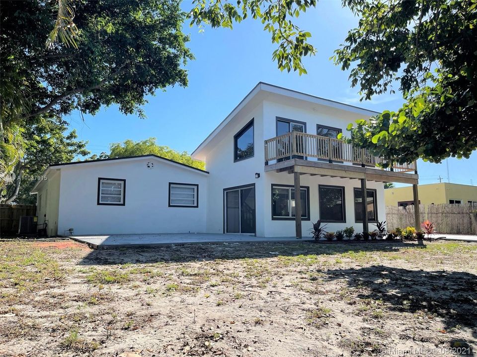 Recently Sold: $550,000 (4 beds, 2 baths, 2352 Square Feet)