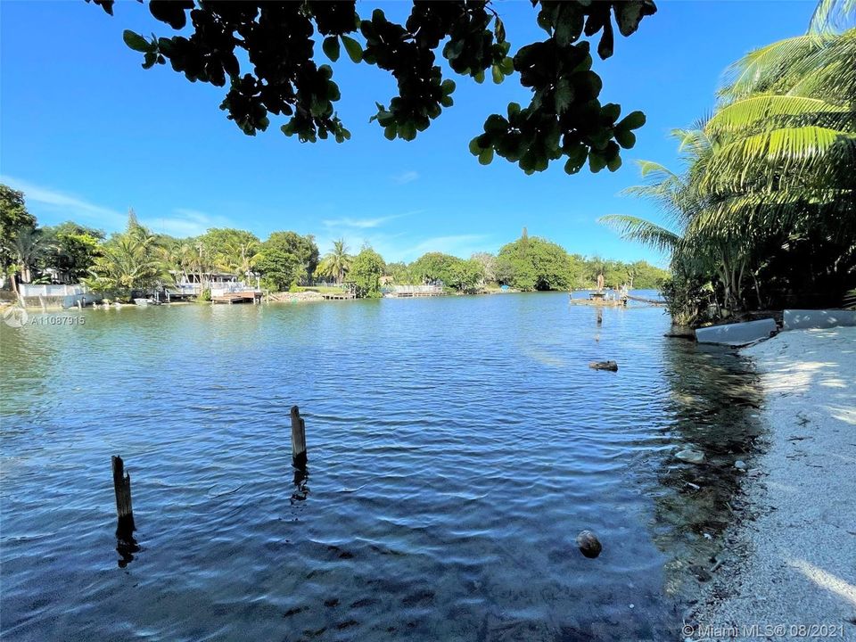 Recently Sold: $550,000 (4 beds, 2 baths, 2352 Square Feet)
