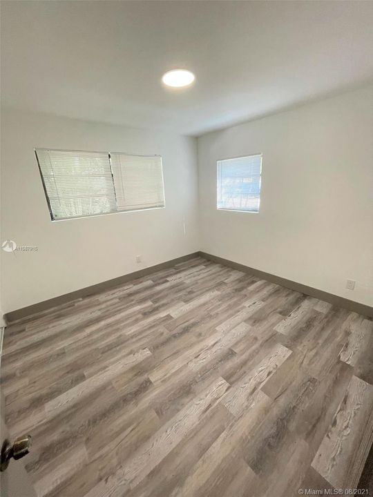 Recently Sold: $550,000 (4 beds, 2 baths, 2352 Square Feet)
