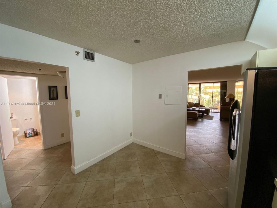 For Sale: $679,000 (1 beds, 2 baths, 1200 Square Feet)
