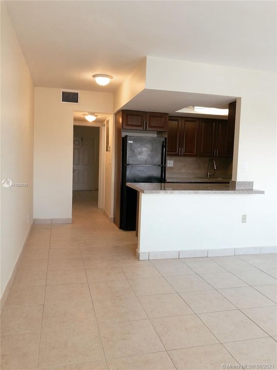 Recently Rented: $1,400 (1 beds, 1 baths, 750 Square Feet)