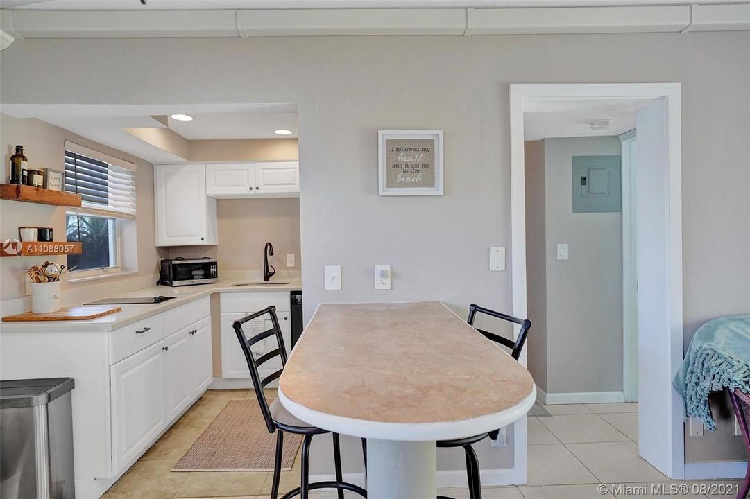 Vendido Recientemente: $250,000 (1 camas, 1 baños, 850 Pies cuadrados)