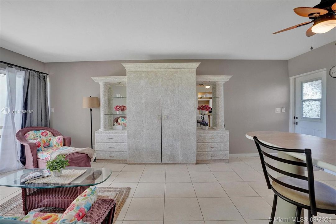 Vendido Recientemente: $250,000 (1 camas, 1 baños, 850 Pies cuadrados)