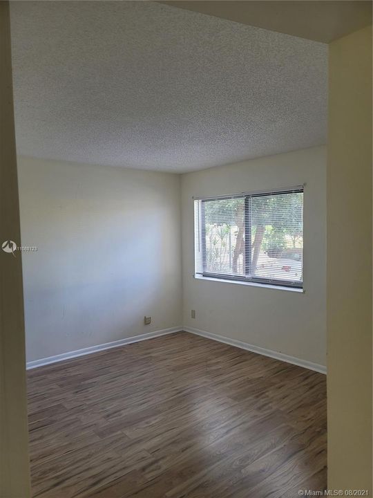 Recently Rented: $1,550 (2 beds, 2 baths, 1251 Square Feet)