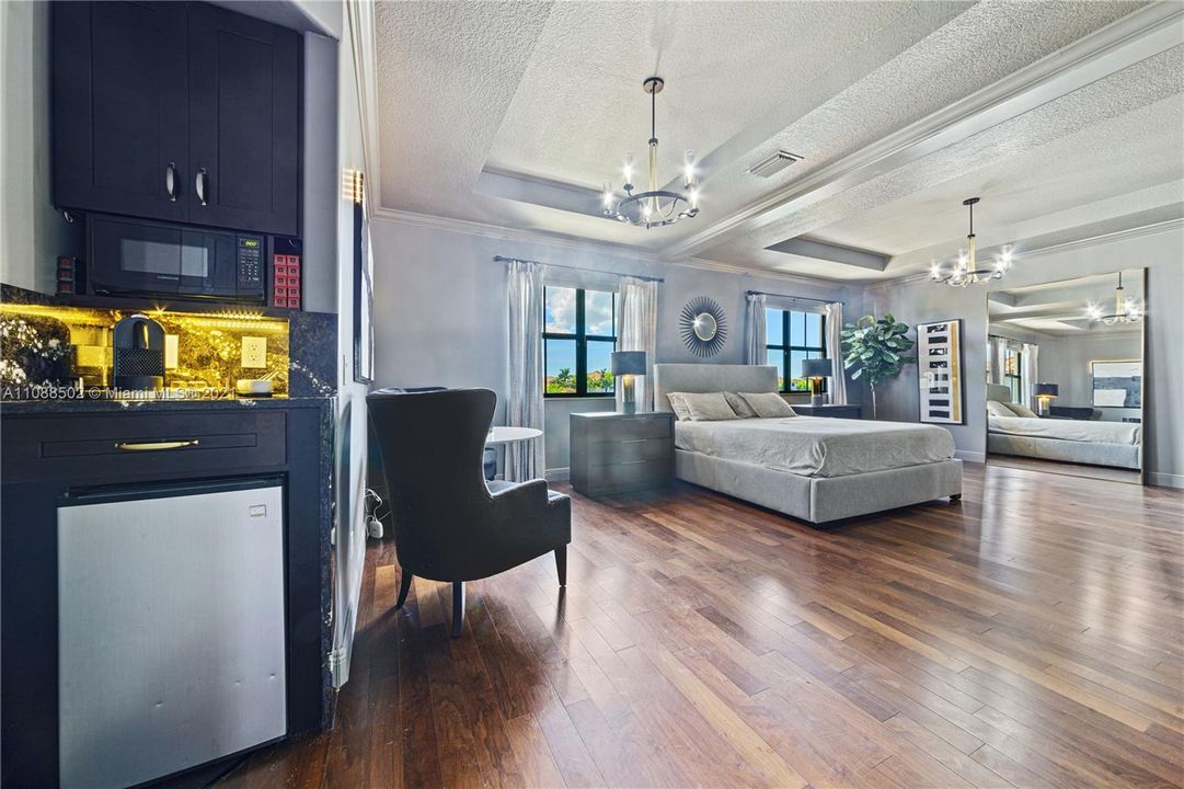 Недавно арендовано: $17,000 (5 спален, 5 ванн, 4110 Квадратных фут)