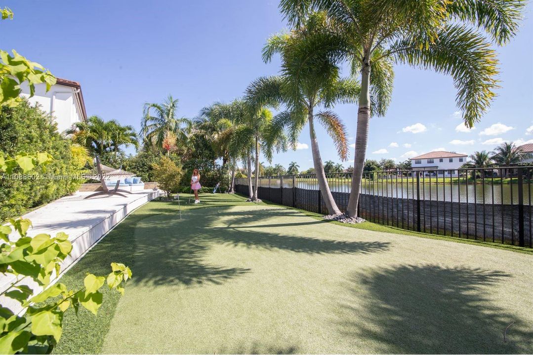 Недавно арендовано: $17,000 (5 спален, 5 ванн, 4110 Квадратных фут)