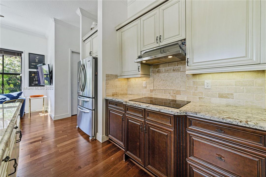 Недавно арендовано: $17,000 (5 спален, 5 ванн, 4110 Квадратных фут)