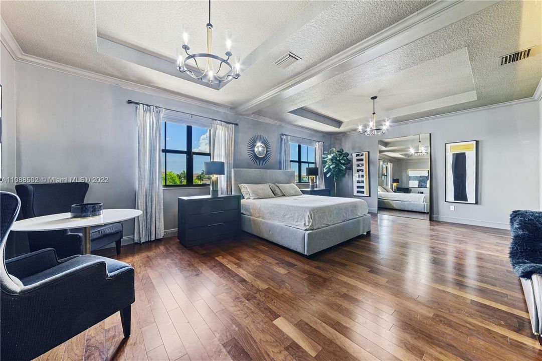 Недавно арендовано: $17,000 (5 спален, 5 ванн, 4110 Квадратных фут)