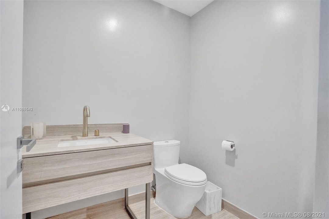 最近租的: $16,500 (3 贝兹, 3 浴室, 2271 平方英尺)
