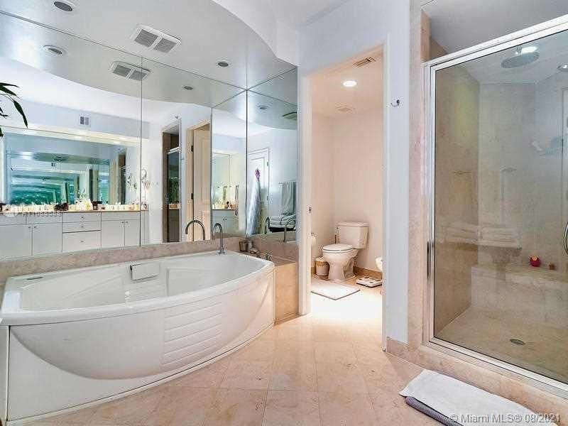 Недавно продано: $2,600,000 (3 спален, 4 ванн, 3091 Квадратных фут)