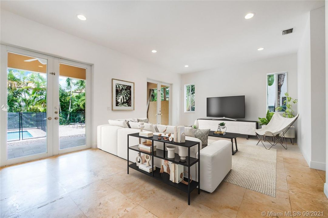 Recently Sold: $1,299,000 (4 beds, 4 baths, 2993 Square Feet)