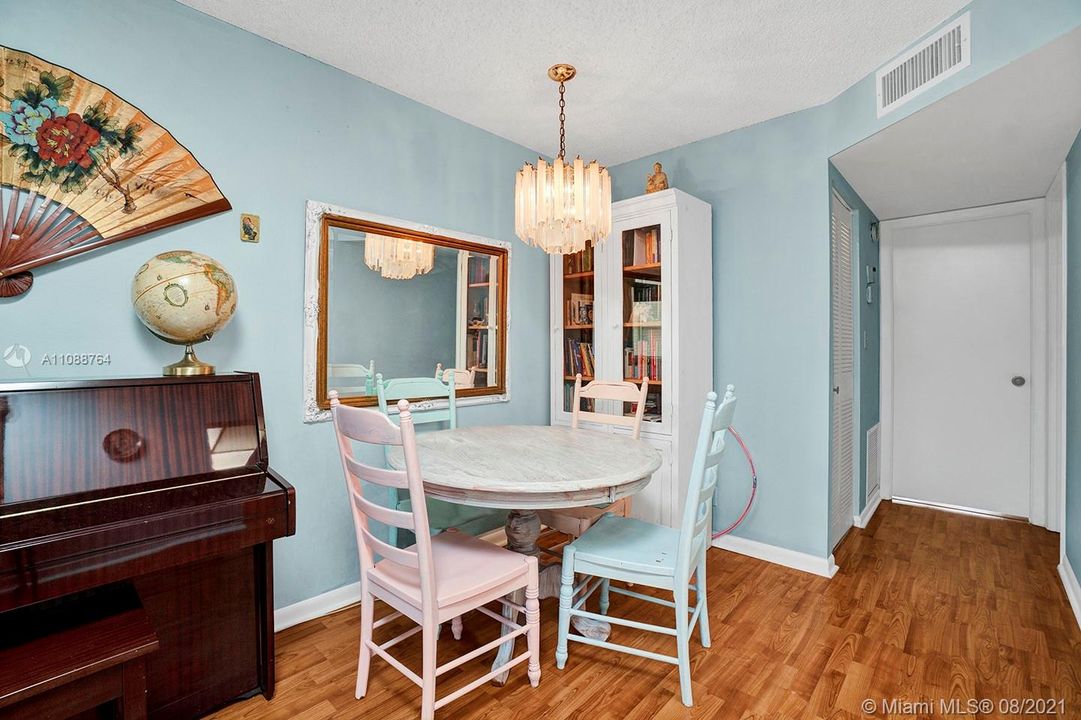 Recently Sold: $40,000 (1 beds, 1 baths, 590 Square Feet)