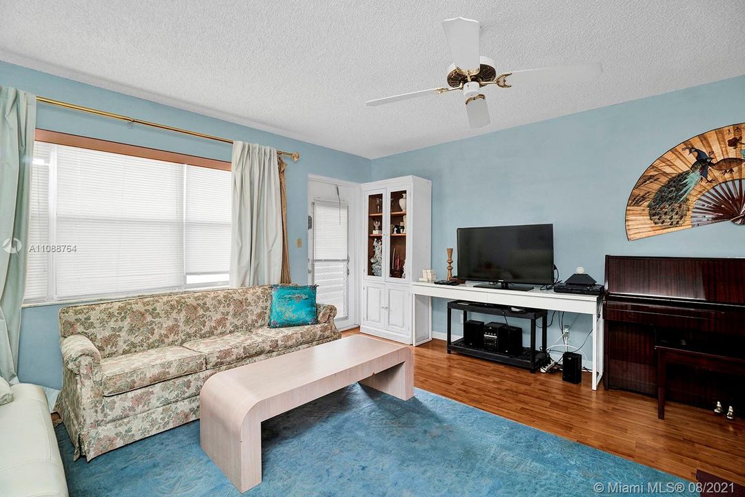 Recently Sold: $40,000 (1 beds, 1 baths, 590 Square Feet)