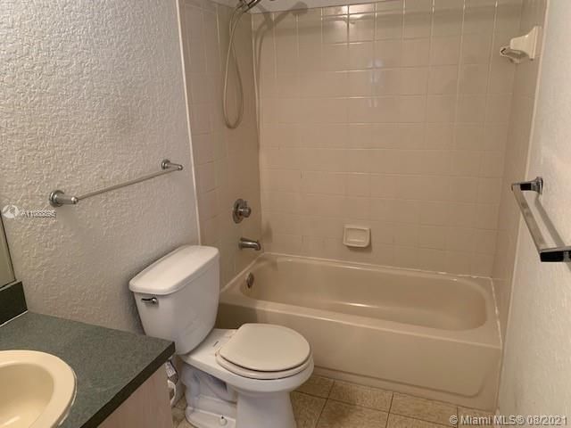 Recientemente alquilado: $1,375 (1 camas, 1 baños, 878 Pies cuadrados)