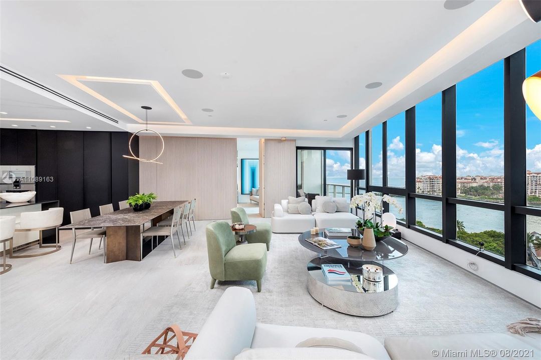Recently Sold: $8,975,000 (4 beds, 4 baths, 2792 Square Feet)