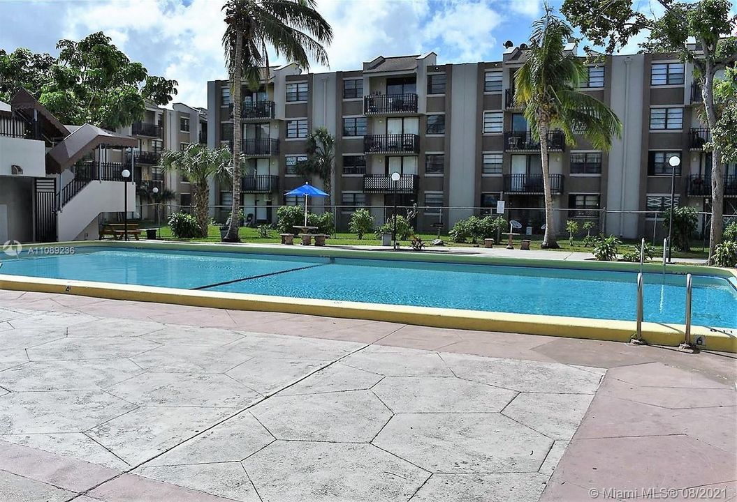 Recently Rented: $1,800 (2 beds, 2 baths, 982 Square Feet)