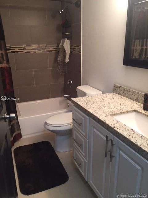 Recently Rented: $1,800 (2 beds, 2 baths, 982 Square Feet)