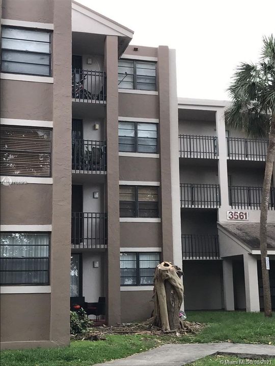 Recently Rented: $1,800 (2 beds, 2 baths, 982 Square Feet)