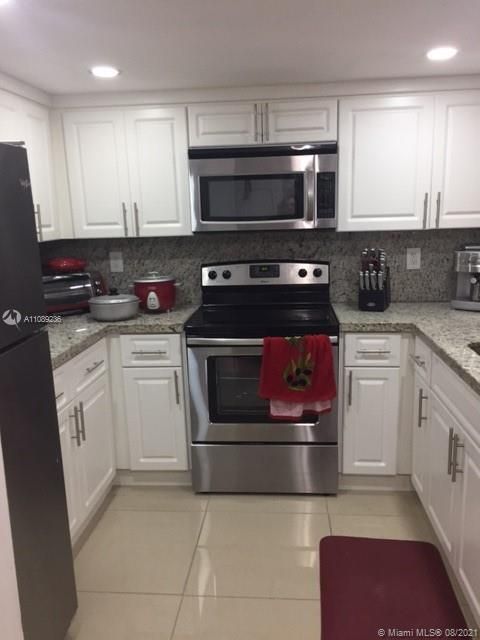 Recently Rented: $1,800 (2 beds, 2 baths, 982 Square Feet)