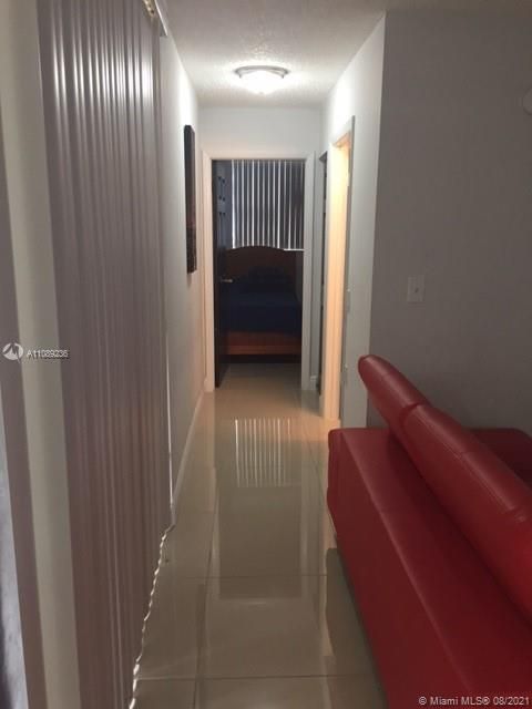 Recently Rented: $1,800 (2 beds, 2 baths, 982 Square Feet)